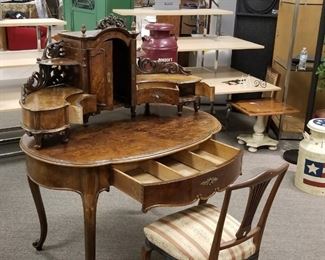 Gorgeous desk and chair