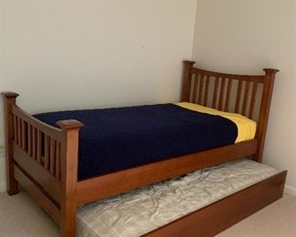 Twin sized trundle bed