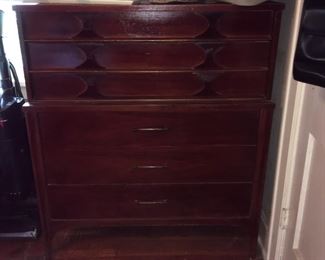 Mid- Century Chest of Drawers