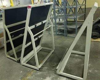 Unigraph Equipment 3 Stands On Wheels