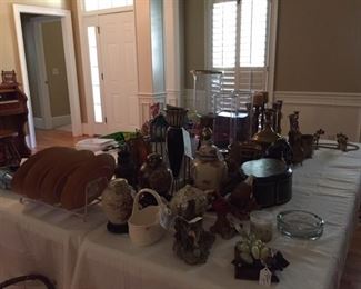 assorted home decor, lots of chicken decor