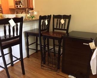 nice barstools and wine cooler