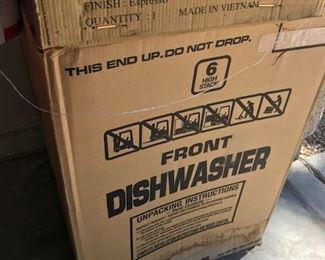 GE DISHWASHER. NEVER USED AND NEW IN THE BOX.