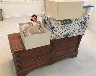 Lane cedar chest