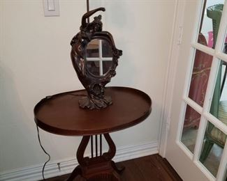 Lyre round table and MCM Lamp