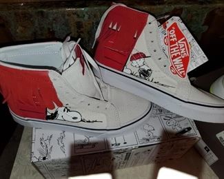 Limited Edition Snoopy Vans! Size 6