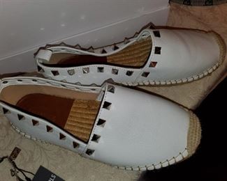 Valentino leather Rock Stud-like new! Size 6
