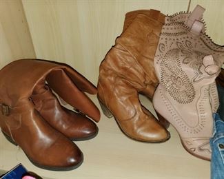 Lots of shoes size 6 to 7
