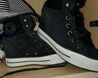 Converse size 6