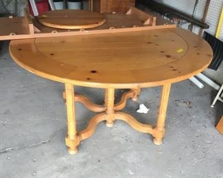 MILLING ROAD DINING TABLE WITH LEAVES