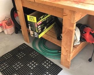 Nice smaller workbench.
