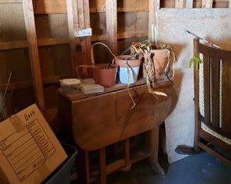 Drop-leaf Table