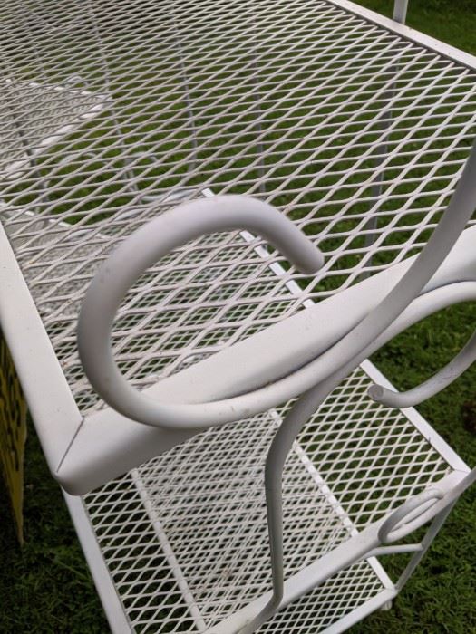 Wire mesh shelving in 4 levels