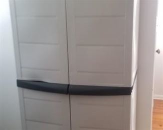 storage rubbermaid type cabinet