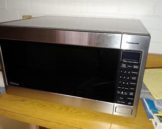 Almost new microwave