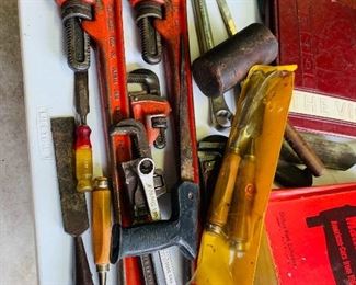 Pipe wrenches