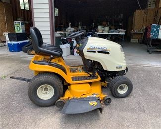 Cub Cadet LT 1050 Riding Lawn Mower