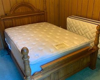 Broyhill Queen Oak bed and mattress