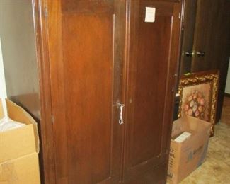 Waterfall chiffarobe