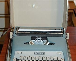 Royal TaboMatic Vintage Typwriter