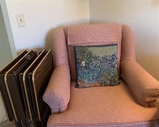 Mauve chair and TV trays