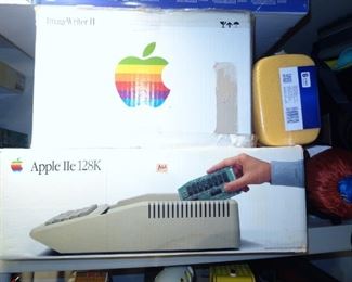 Apple IIe computer 