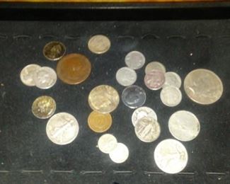 SMALL COLLECTION OF SILVER COINS
