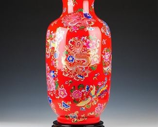 LOT 786 CHINESE RED PORCELAINE VASE