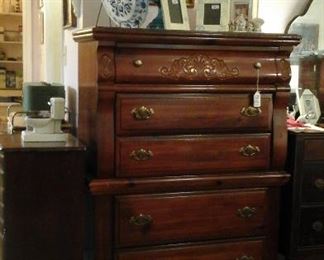 Vaughan Bassett chest of drawers 