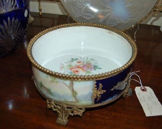 Sievre fern bowl in stand