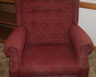 Very nice maroon recliner that's in excellent condition.