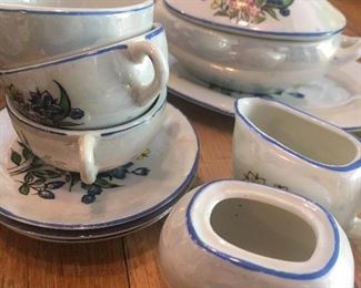 Mini porcelain tea set