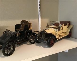 Decorative metal cars