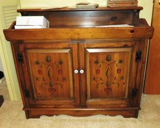 Vintage Cabinet w/ turn table & stereo 
