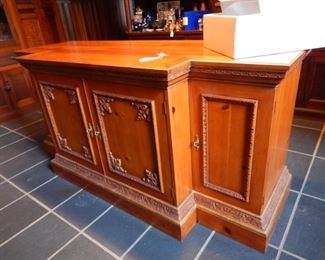 SIDEBOARD