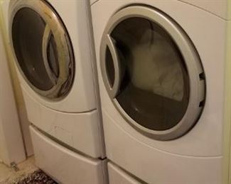pedestal washer and dryer - both in excellent condition and work well