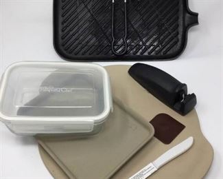 Le Creuset & Pampered Chef https://ctbids.com/#!/description/share/214772