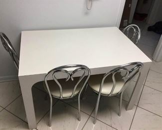 Dining Table with 4 Chairs https://ctbids.com/#!/description/share/215136
