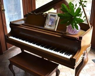 Hallet, Davis & Co. baby grand piano