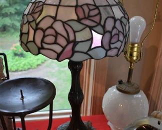 TIFFANY STYLE LAMP