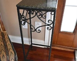MARBLE/METAL PLANT STAND