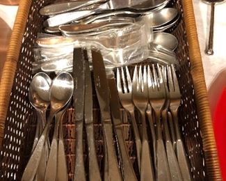Stainless flatware