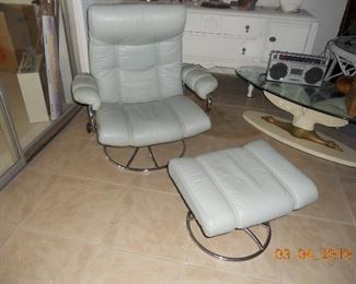 MCM Recliner and Orroman