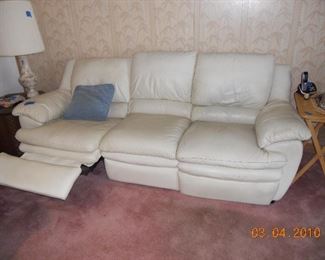 Natuzzi Leather Recliner Couch (Right side needs repair to mechanism)