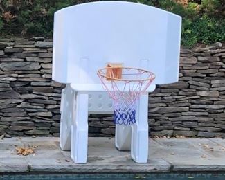 OUTDOOR POOL BASKETBALL HOOP