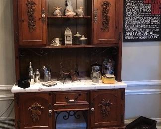 AMERICAN HERITAGE HUTCH