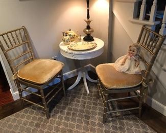 ACCENT CHAIRS & TABLES