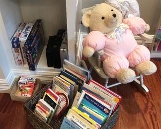 CHILDRENS BOOKS & GAMES