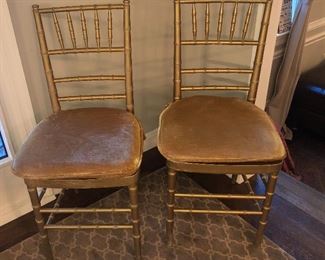 ACCENT CHAIRS