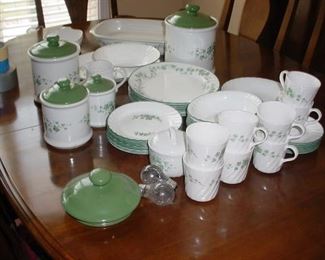 Beautiful set of Corningware dinnerware